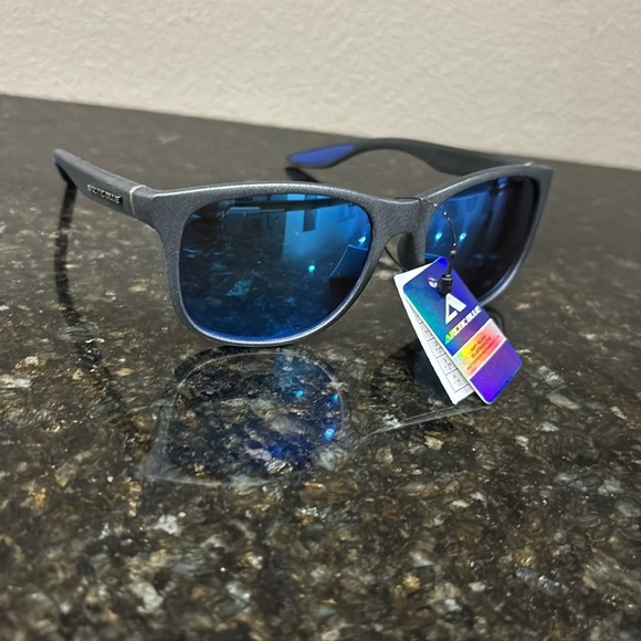 Gray Sunglasses - Picture 5 of 5